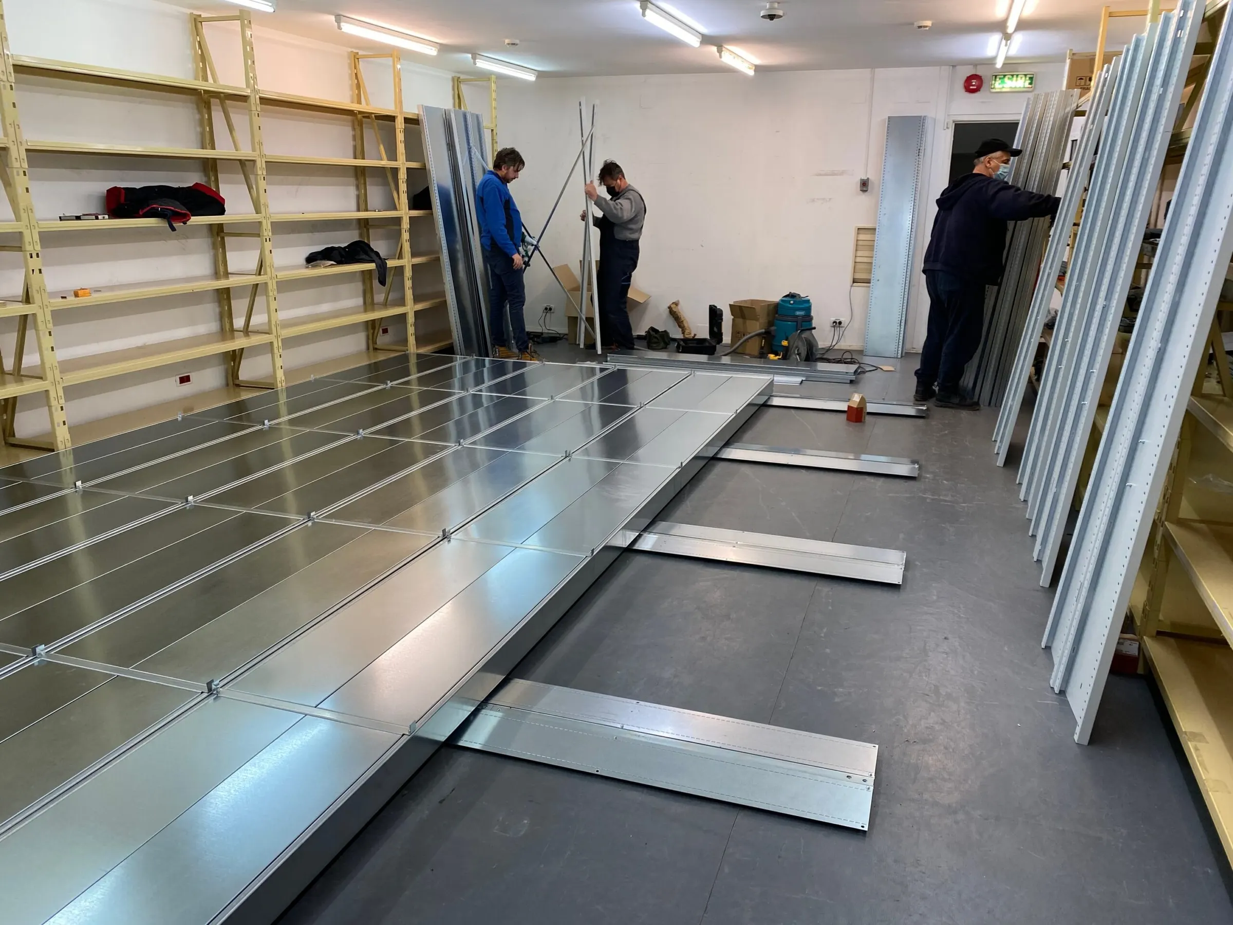 Installing the mobile shelving for the Nuclearelectrica archive